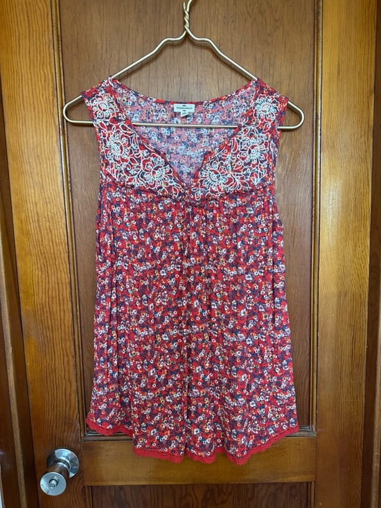 mason & belle Tops - Mason & Belle Women’s Feminine Boho Floral Embroidered Lace Hem Tank Top Size M